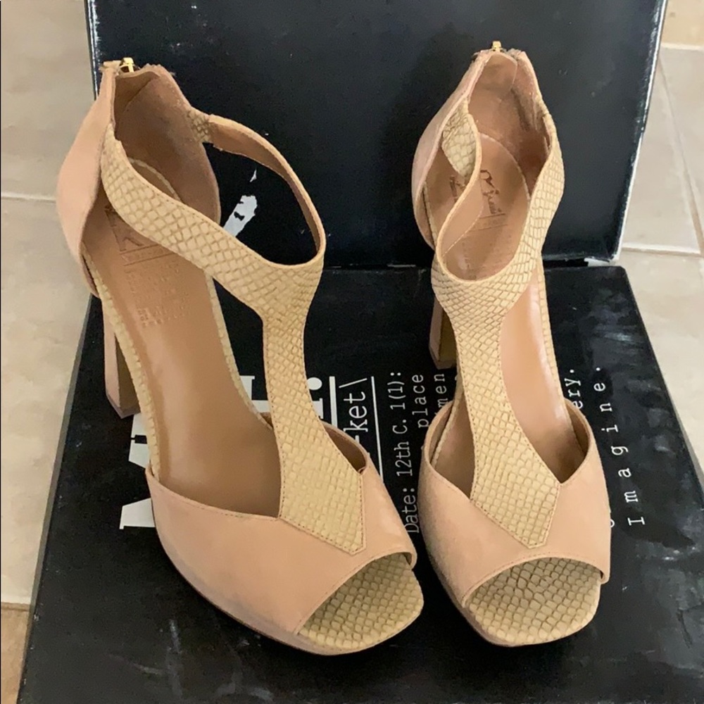 Market “Aliya” Heels